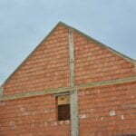 Szalunki tracone TKR na budowie w Kiełczówku